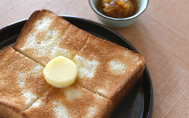 自家製バター付きトースト